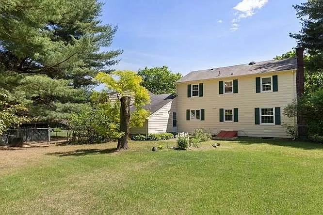 4 bed, 1.5 bath, 2594 sqft, $5,000 — Photo 4
