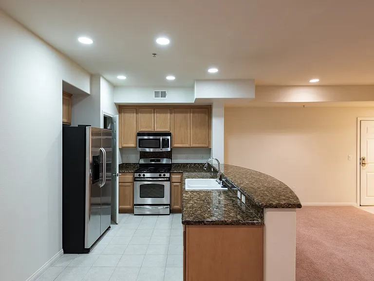 Glenoaks Villas — Photo 79