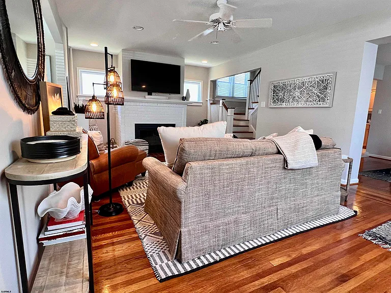 7407 Ventnor Ave — Photo 5