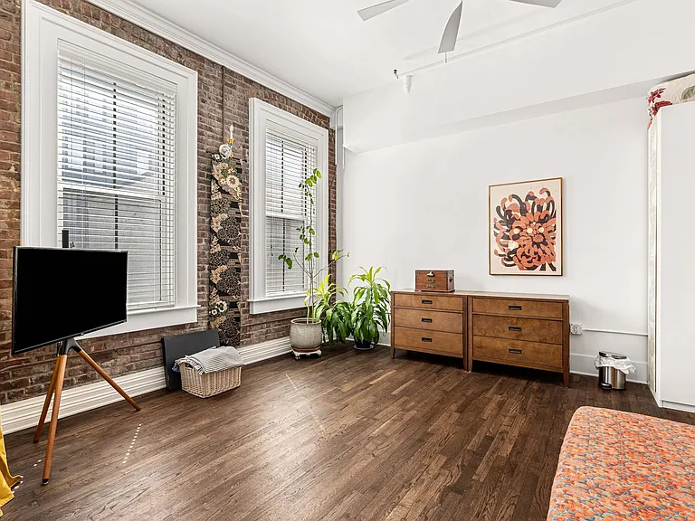 10 Williams St #33 — Photo 14