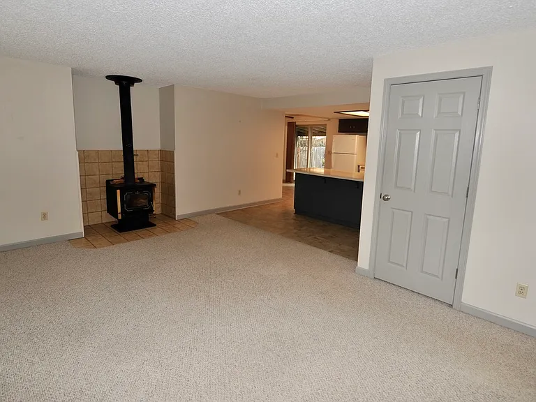 9972 N Hillview Dr — Photo 18