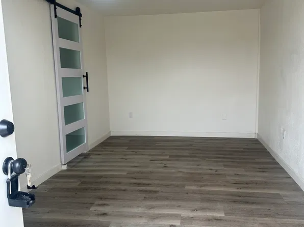 109 1/2 8th Ave #B, Delano, CA 93215
