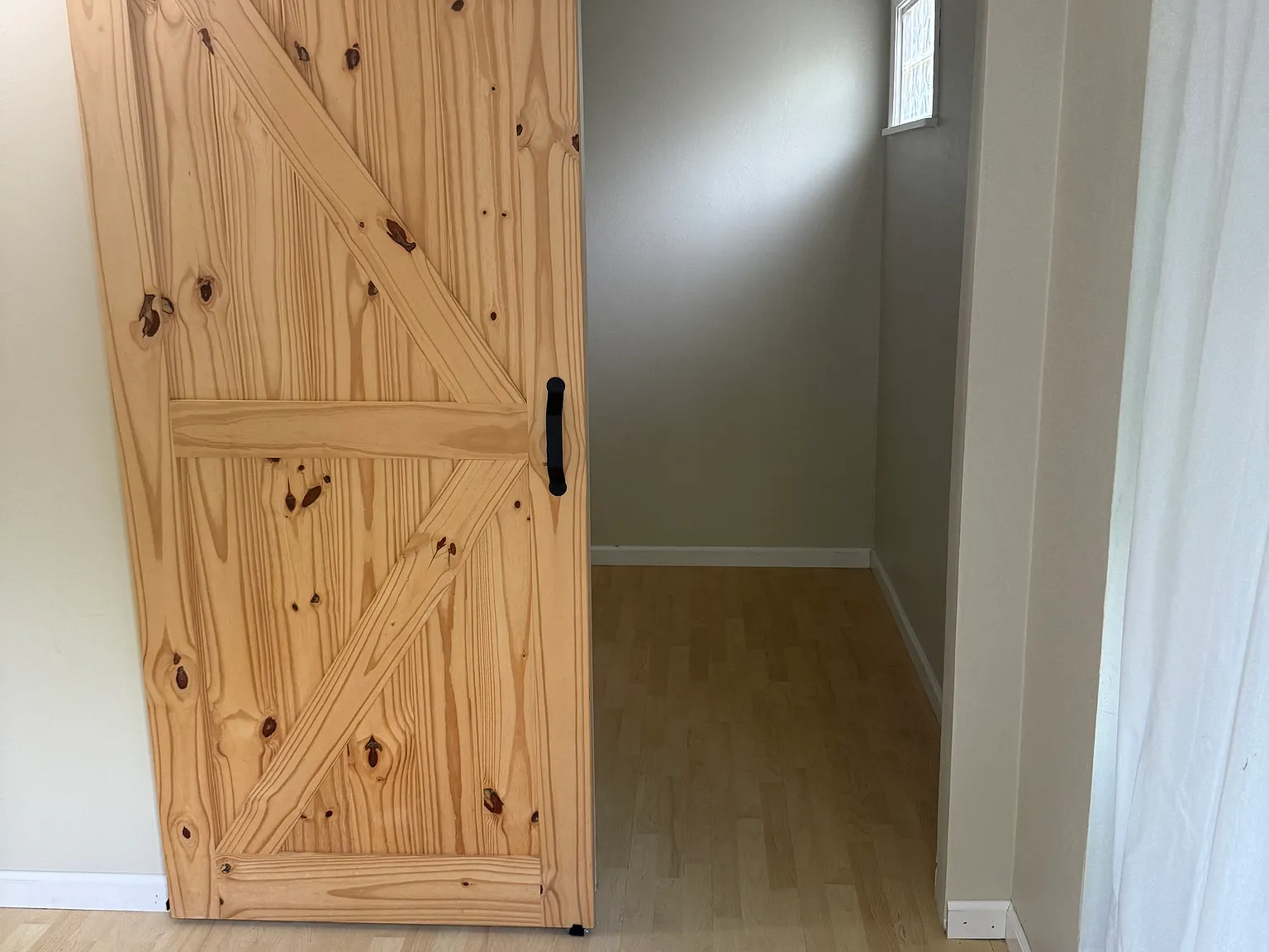 2 bed, 850 sqft, $2,650 — Photo 2