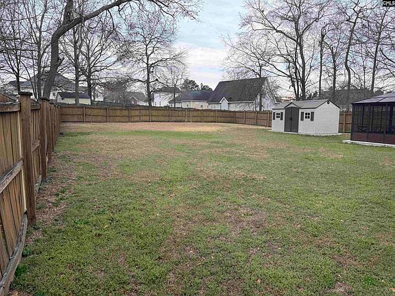 2nd image of 120 Lee Ridge Dr