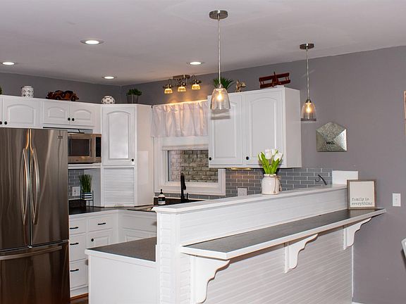 4th image of 107 Fox Dr Lot 4