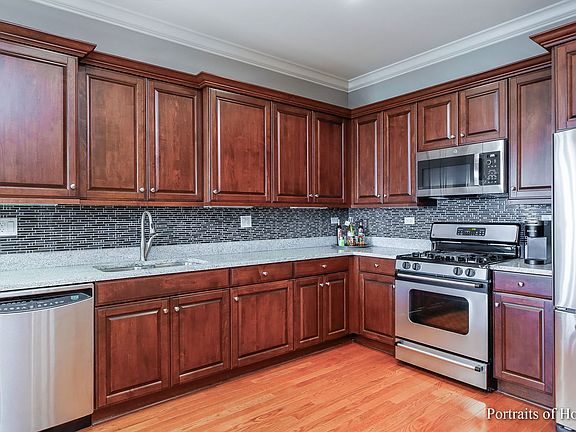 5th image of 2801 N Oakley Ave APT 405