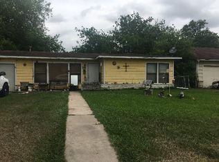 1002 E Polk Ave, Victoria, TX 77901