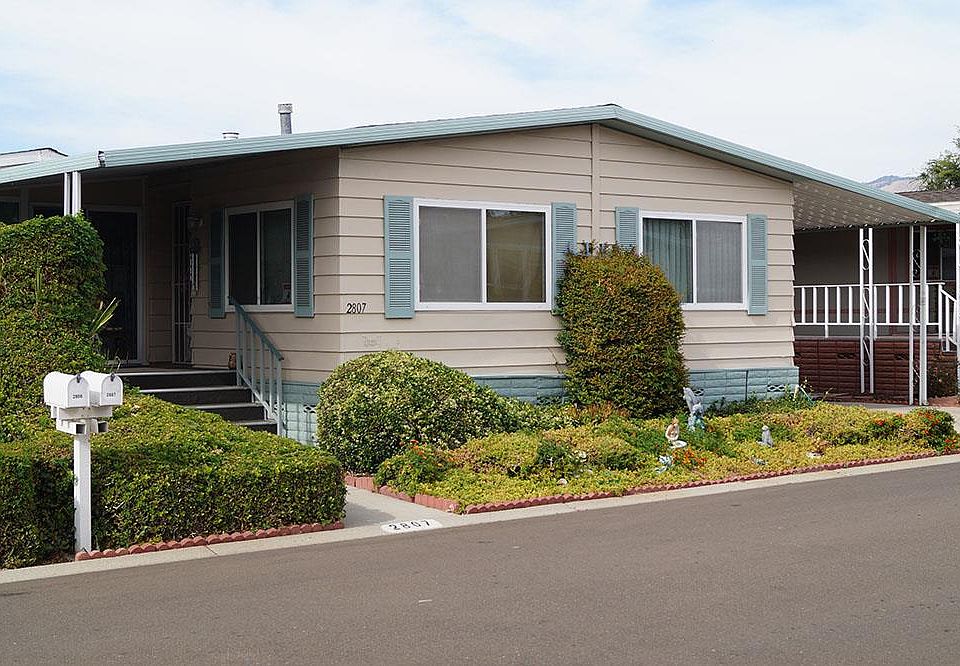 1st image of 2807 Moss Hollow Dr