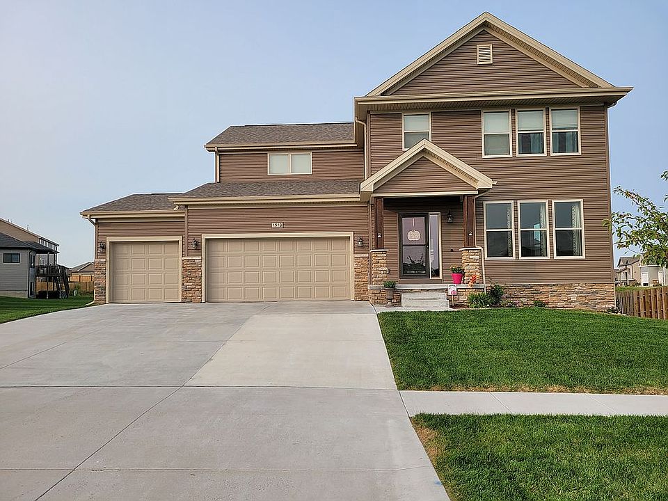 1st image of 1510 Longs Peak Cir