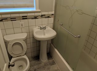 1093 Niagara Rd, Camden, NJ 08104