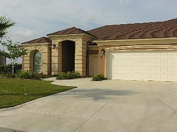5th image of 16 Hacienda Dr