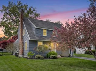 94 Village Ln, Rochester, NY 14610