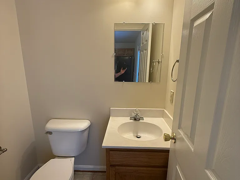 1/2 Bath