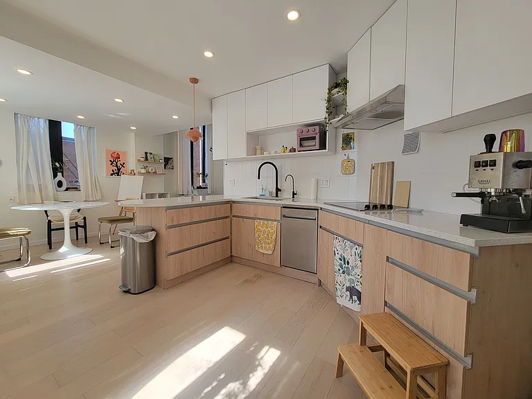 176 W 86th St #7A — Photo 11