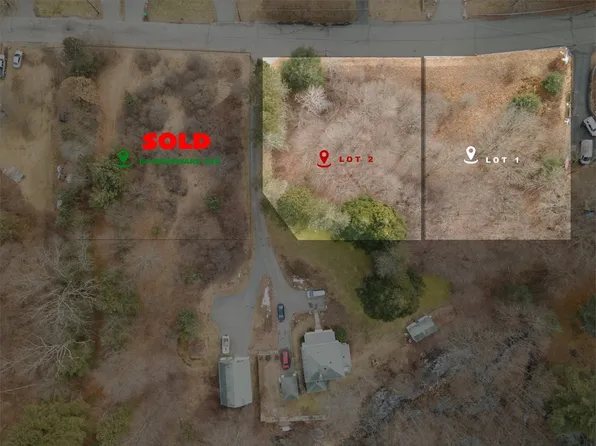 2 Homeward Ave, Uxbridge, MA 01569