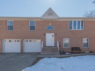 2 Leliarts Ln #1, Elmwood Park, NJ 07407