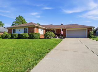 863 W Ashbourne Ln, Greenwood, IN 46142