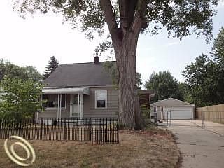 1st image of 900 Parkwood Ave