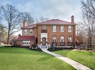 10 Ridgemoor Dr, Saint Louis, MO 63105