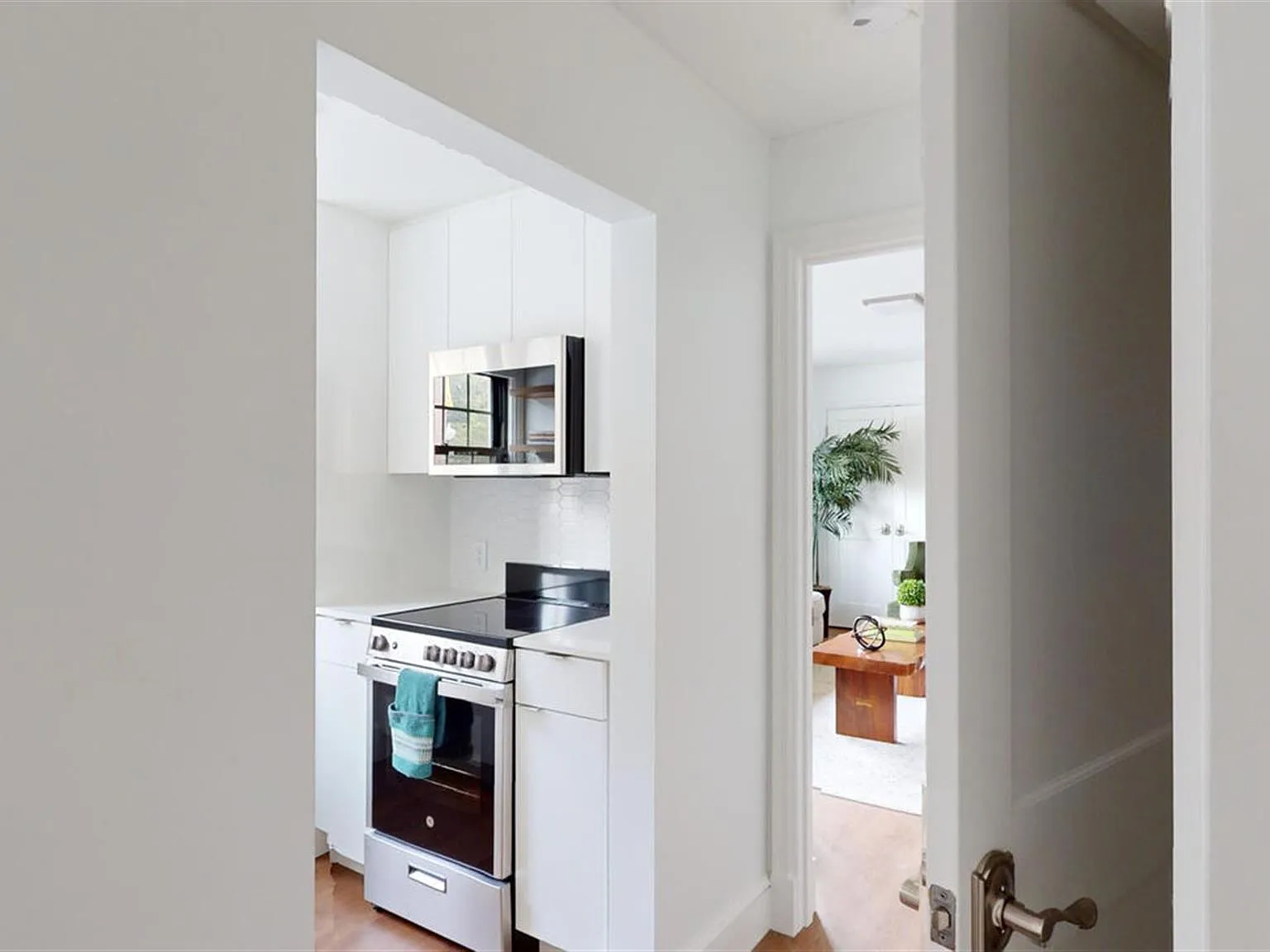 1 bed, 500 sqft, $3,150 — Photo 2