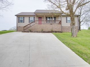102 Gibbs Landing Dr, Carthage, TN 37030