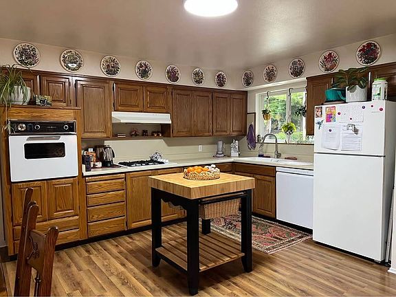 3rd image of 3318 Harrison Ave