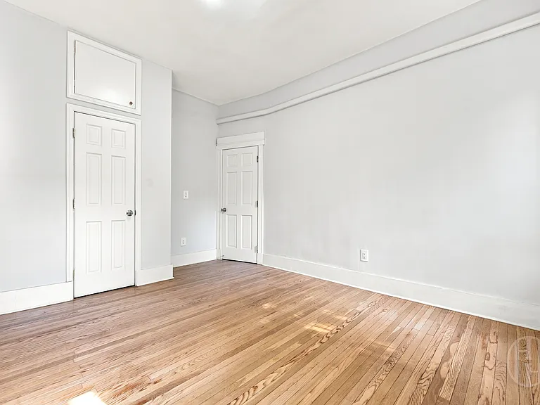 204 E 31st St #1 — Photo 10