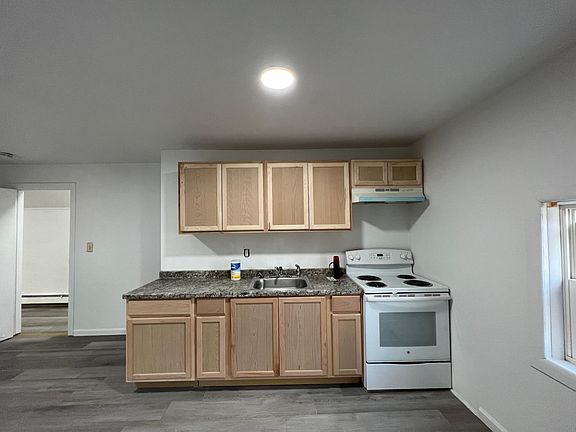 5th image of 114 S Franklin St #F2