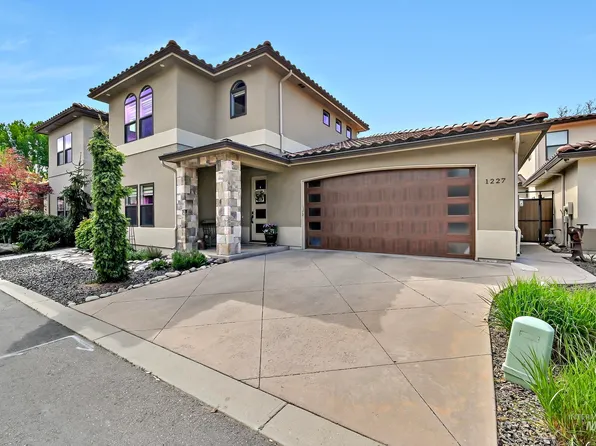 1227 E Spinnaker Ln, Boise, ID 83706
