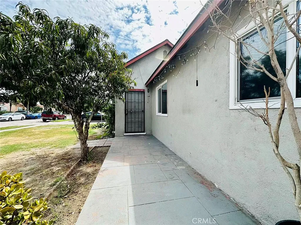 2 bed, 1124 sqft, $3,950 — Photo 4