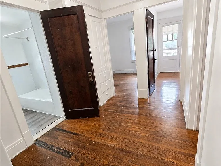 71 Brunswick Blvd #LOWER — Photo 6