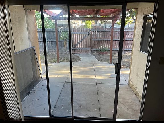 3rd image of 9413 Squire Ln