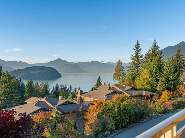 8534 Seascape Ct, West Vancouver, BC V7W 3J7