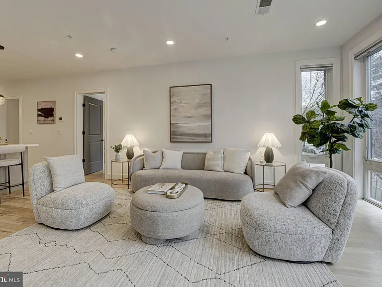 4335 Harrison St NW #5 — Photo 9