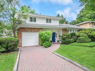 45 Driftwood Dr, Port Washington, NY 11050