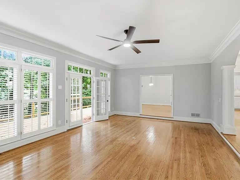 4563 Fountain Dr NE — Photo 6
