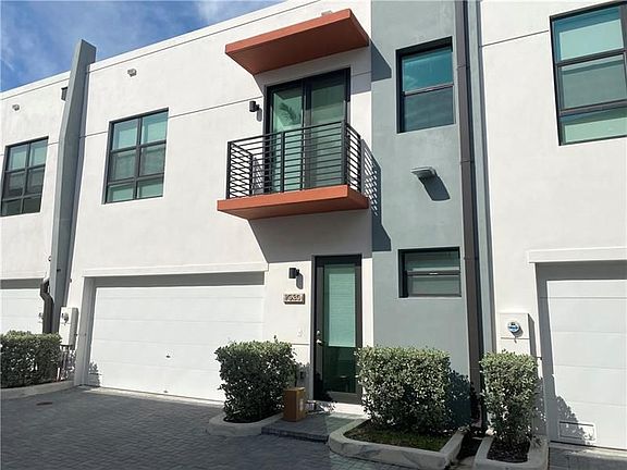 2nd image of 1035 NE 34th Ct