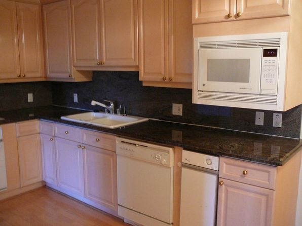 153 N San Mateo Dr APT 210