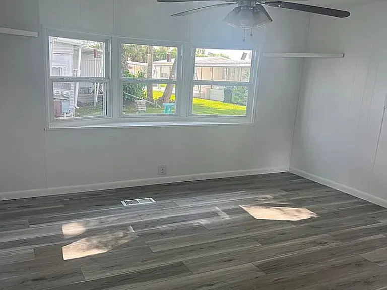 900 9th Ave E #40 — Photo 2