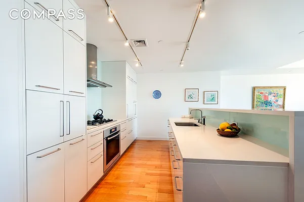 Rented by Compass | media 9