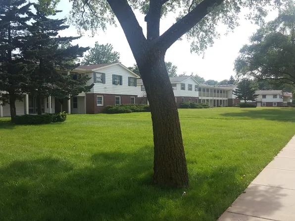 509 Maple Ave APT 5B, Carpentersville, IL 60110