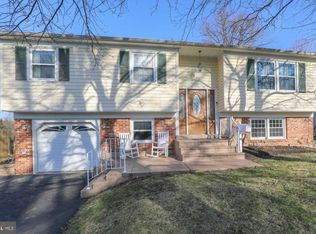 1401 Glazar Rd, Warminster, PA 18974