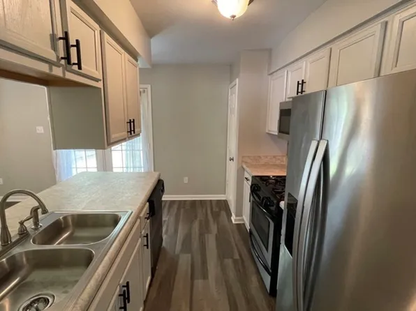 911 Grayfox Cir, Richmond, VA 23223