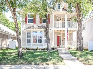 9909 Lexington Dr, Aubrey, TX 76227