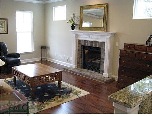 2nd image of 34 Gresham Ln