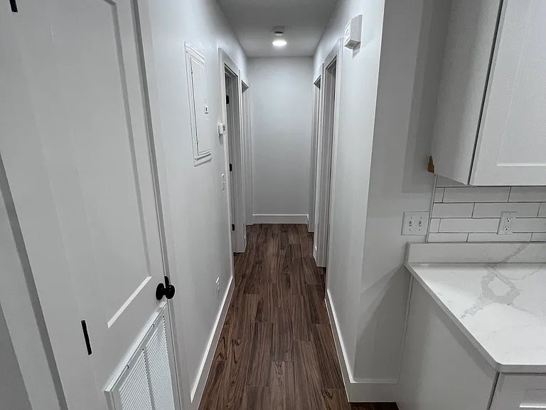 2904 W 21st St — Photo 17