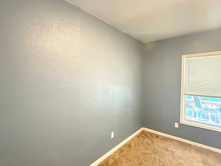 3108 Oakland Ave — Photo 2