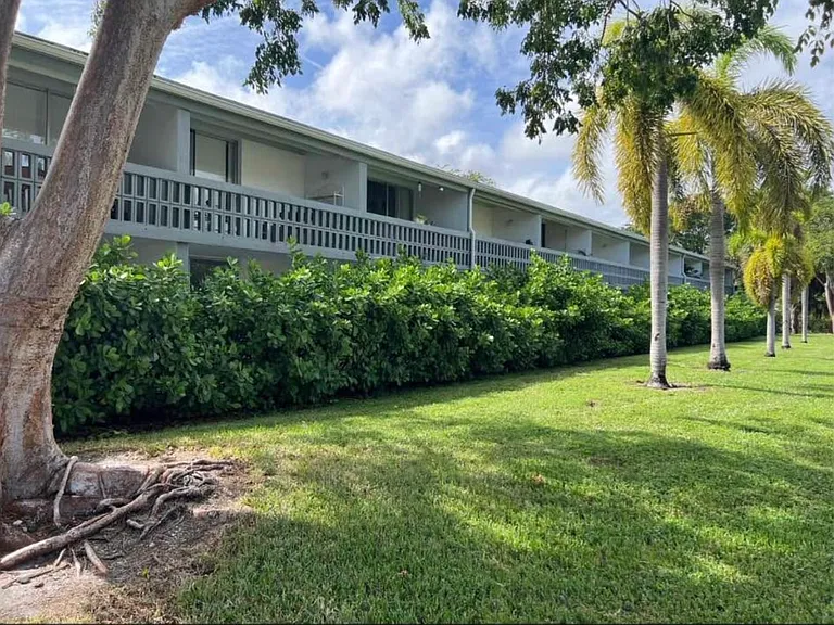 MIAMI CONDO HOLDINGS — Photo 22