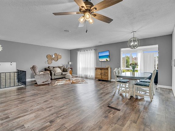 5th image of 6812 Brentwood Dr NE