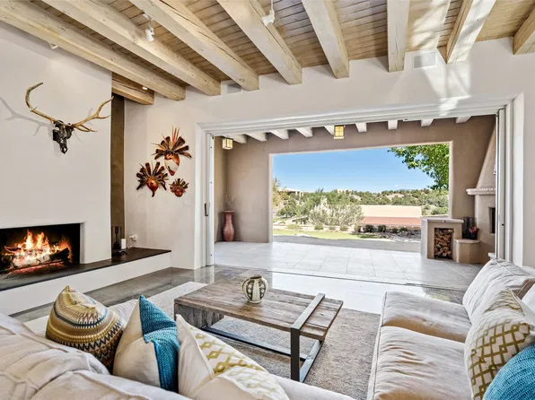 50 Paseo Aragon, Santa Fe, NM 87506